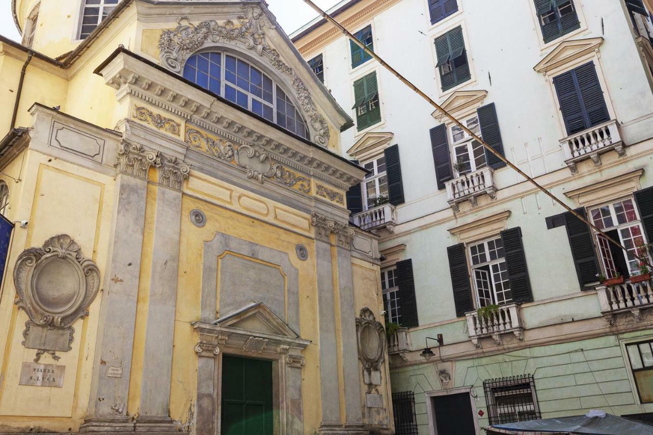 Wood And Stone Apartment In The Historical Center Genoa Exterior photo