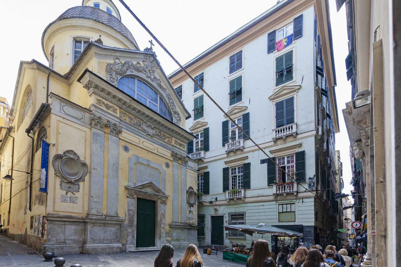 Wood And Stone Apartment In The Historical Center Genoa Exterior photo